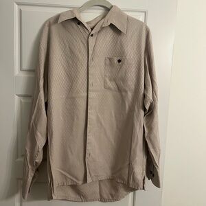 NWOT 6a by axis herringbone print button down size medium. Tan and beiges